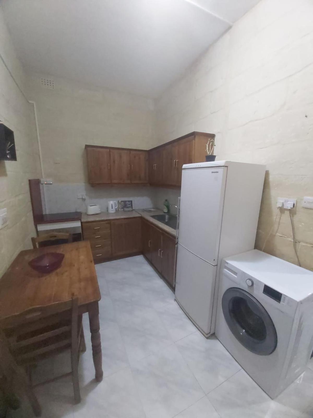 בירגו Three Apartment מראה חיצוני תמונה